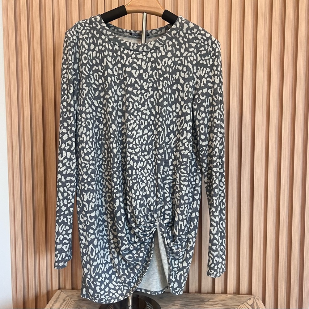 BOM BOM Leopard Print Long Sleeve Ruched Tunic Top - Small